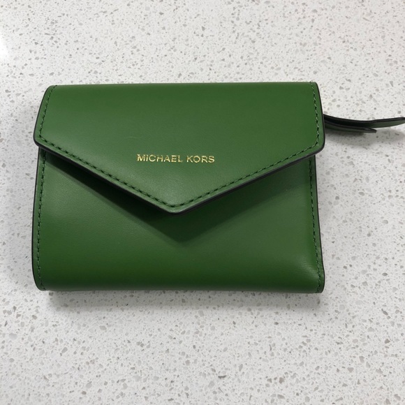 small leather envelope wallet
